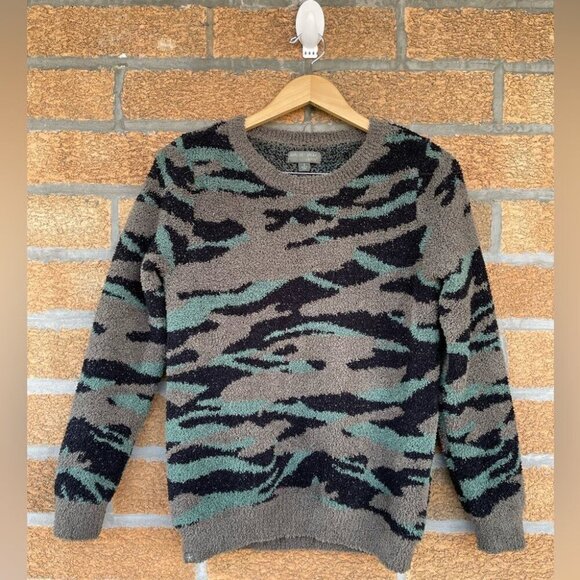 Barefoot Dreams cozychic seasode crew neck pullover green camo small - Picture 2 of 8